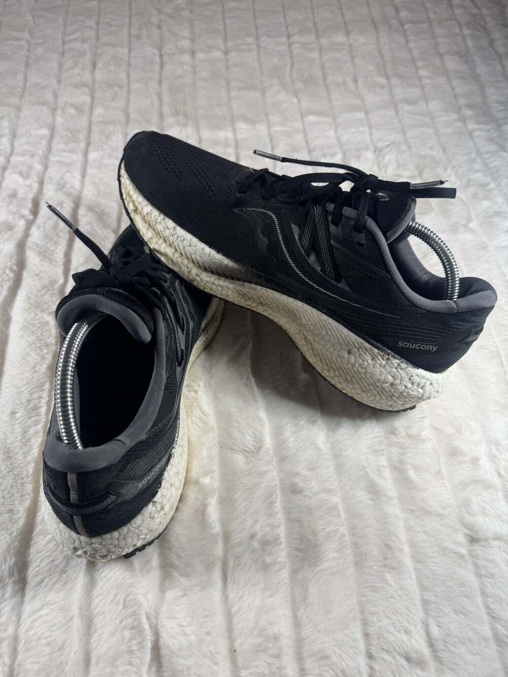 Saucony Triumph 20 Men’s Size 10.5 Black Gray Running Shoes Sneakers